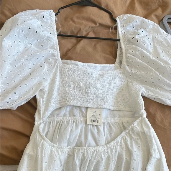 White open back dress - Picture 4 of 5